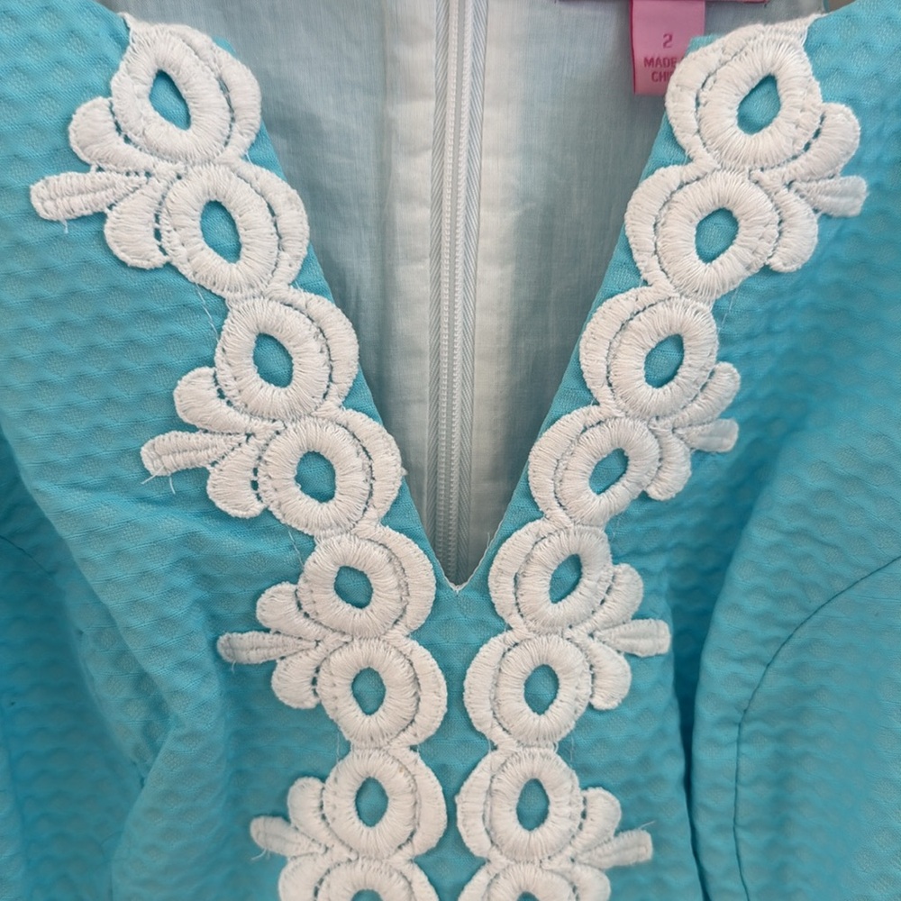 Lilly Pulitzer Bailey Silk Elegant Blue Sleeveless Top with Lace Detail size 2 - Picture 2 of 8